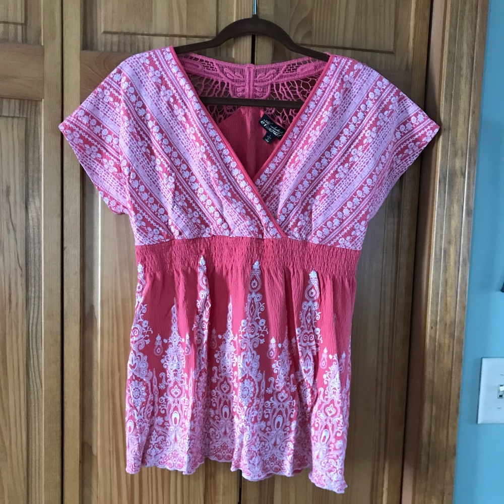 Absolutely Famous summer top with lace back detail
